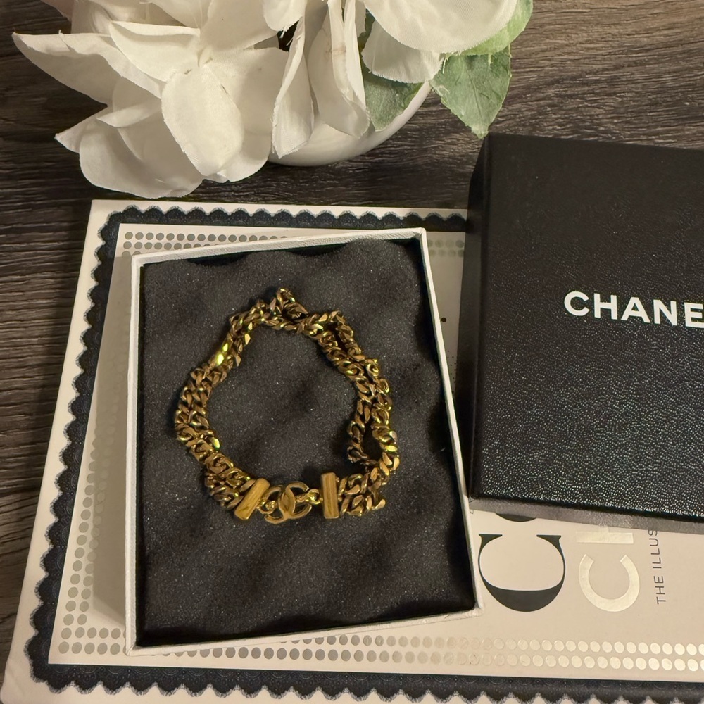 CHANEL Vintage Gold‎ CC Turn Lock Chain Bracelet